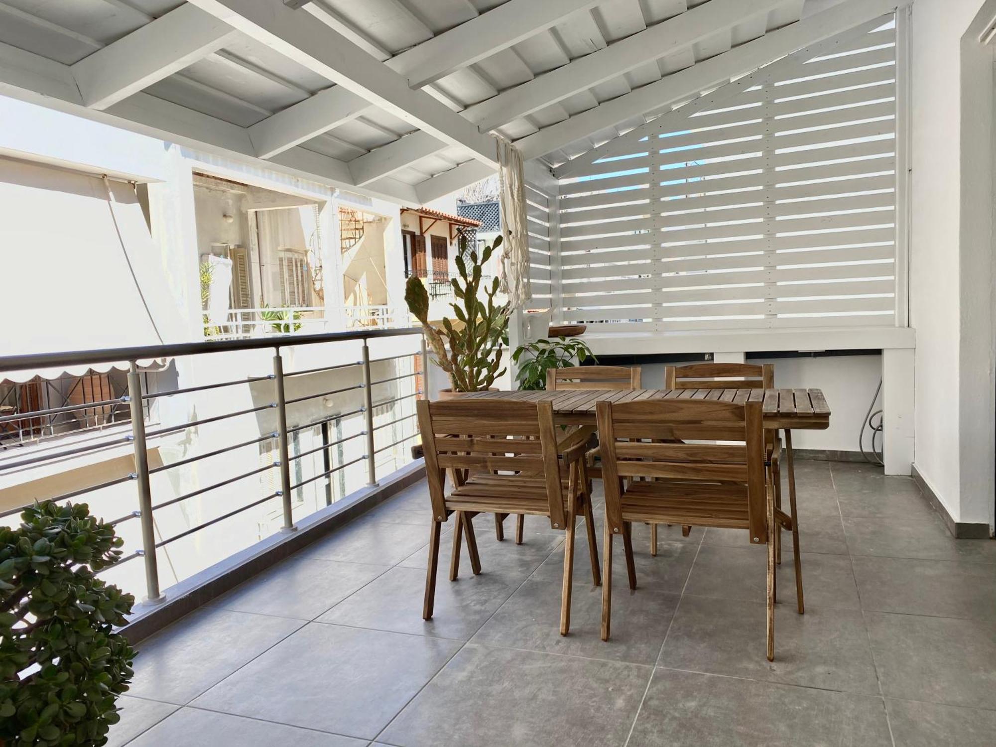Central, Spacious And Bright 2-bedroom Apartment. Appartement
