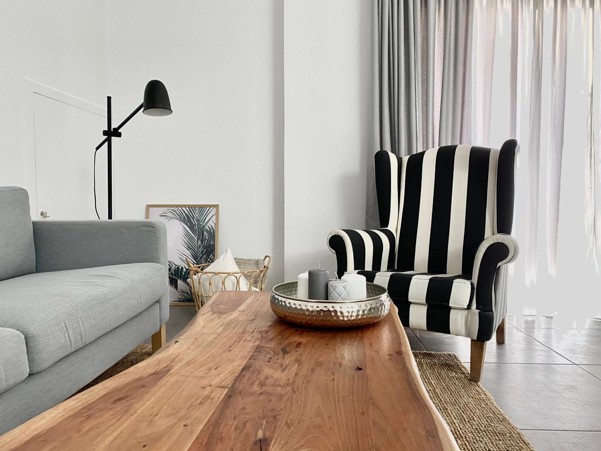 Central, Spacious And Bright 2-bedroom Apartment. Appartement Iraklion