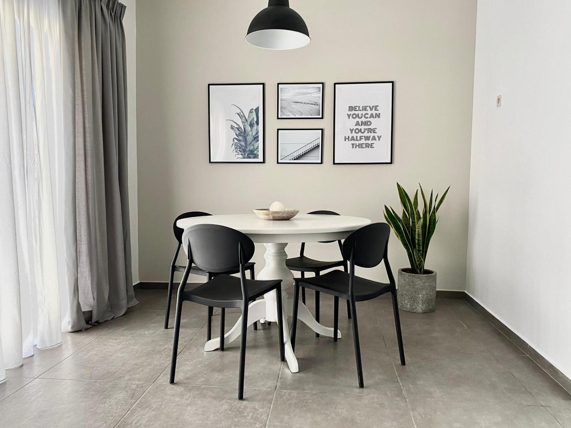 Central, Spacious And Bright 2-bedroom Apartment. Iraklion