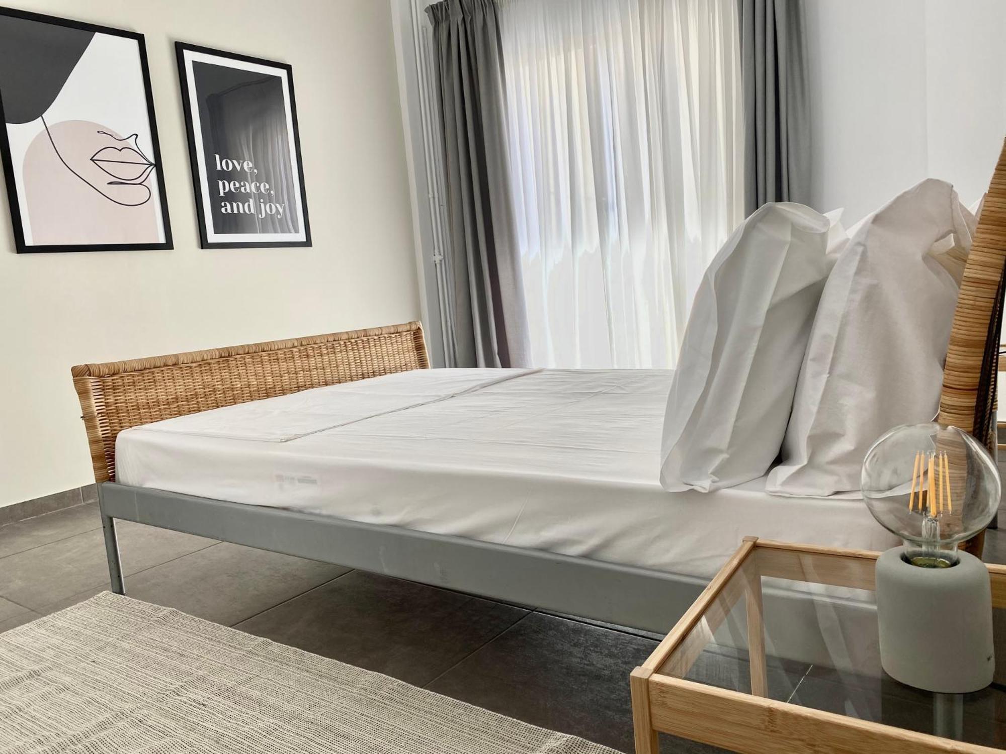 Central, Spacious And Bright 2-bedroom Apartment. Iraklion