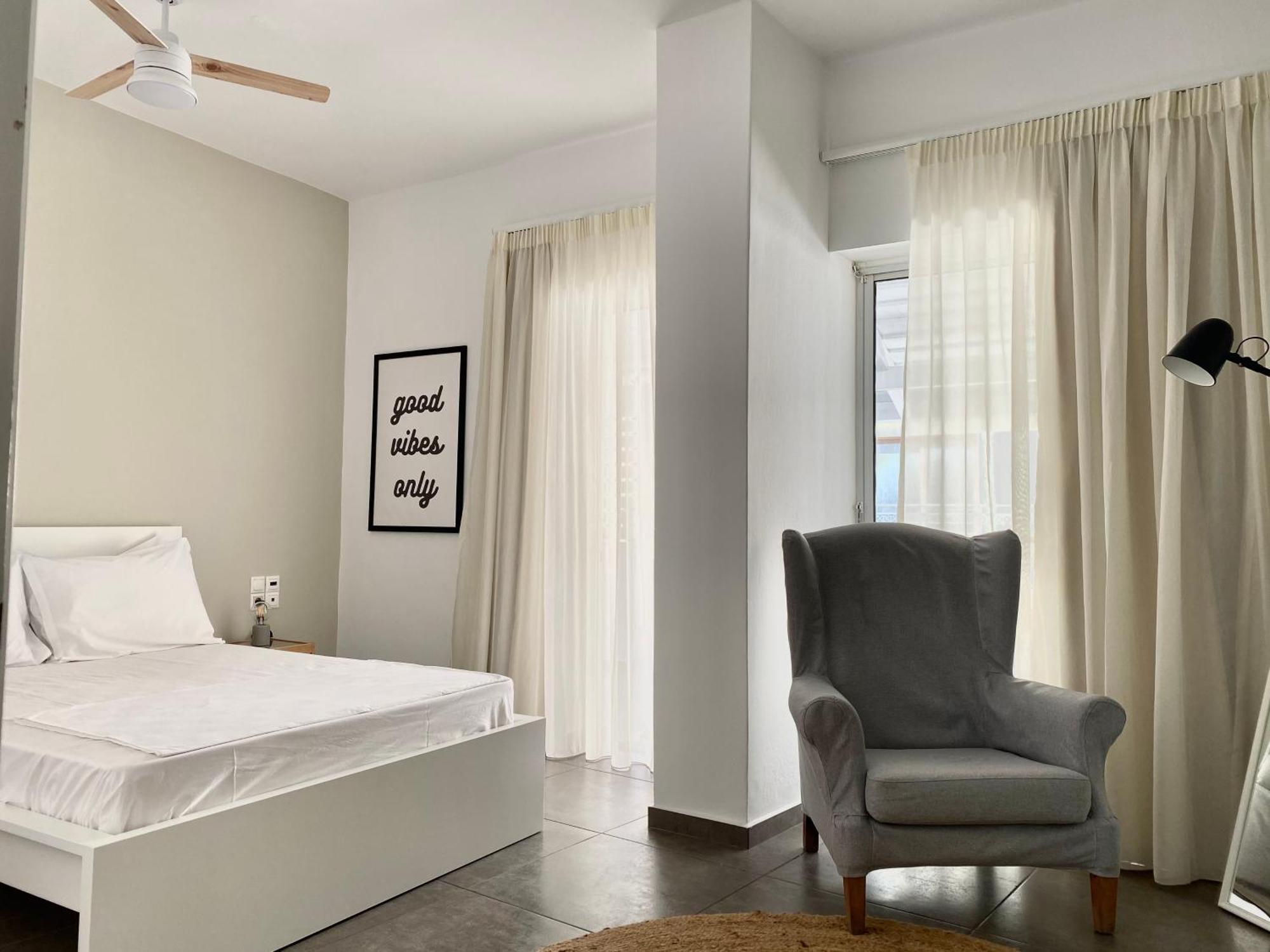 Central, Spacious And Bright 2-bedroom Apartment. Apartamento